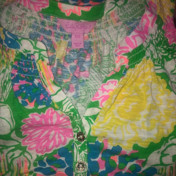 Lilly Pulitzer “Essie” top💕 - Picture 2 of 3